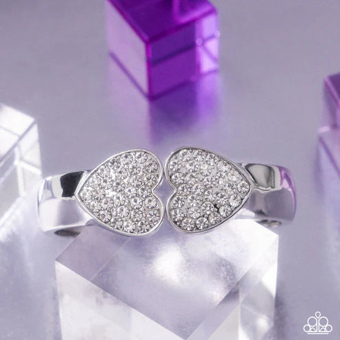 Paparazzi ♥ Romantic Rhapsody - White ♥ Bracelet