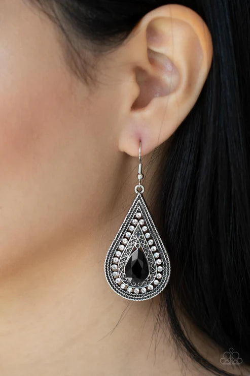 Paparazzi ♥ Metro Masquerade - Black ♥ Earrings
