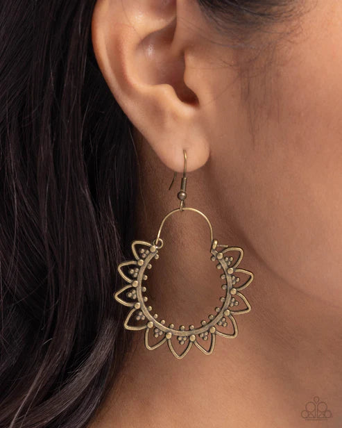 Paparazzi ♥ Botanical Tambourine - Brass ♥ Earrings