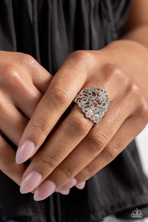 Paparazzi ♥ Glistening Gentry - Silver ♥ Ring