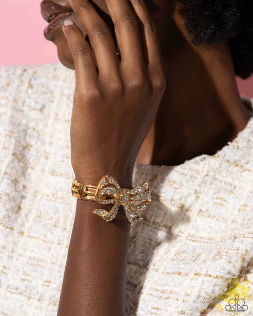 Paparazzi ♥ Its All A-BOW-t Me - Gold ♥ Bracelet