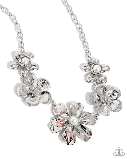 Paparazzi ♥ FLOWER Move - Orange ♥ Necklace