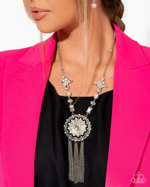 Paparazzi ♥ Virtuous Venture - White ♥ Necklace