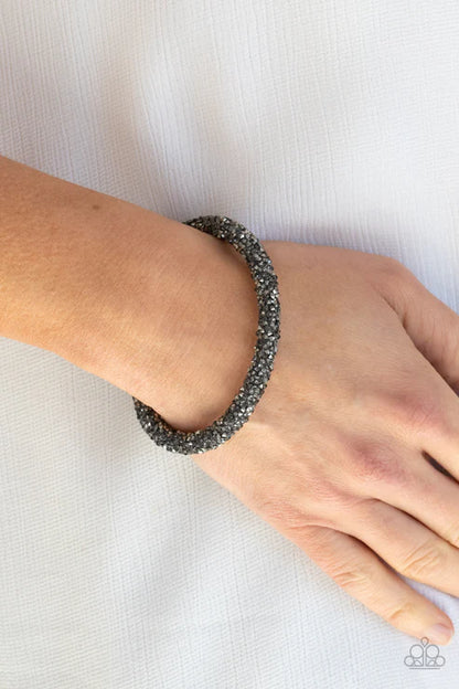 Paparazzi ♥ Roll Out The Glitz - Black ♥ Bracelet