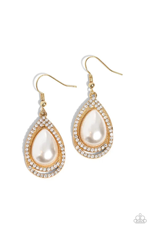 Paparazzi ♥ Effortless Elegance - Gold ♥ Earrings