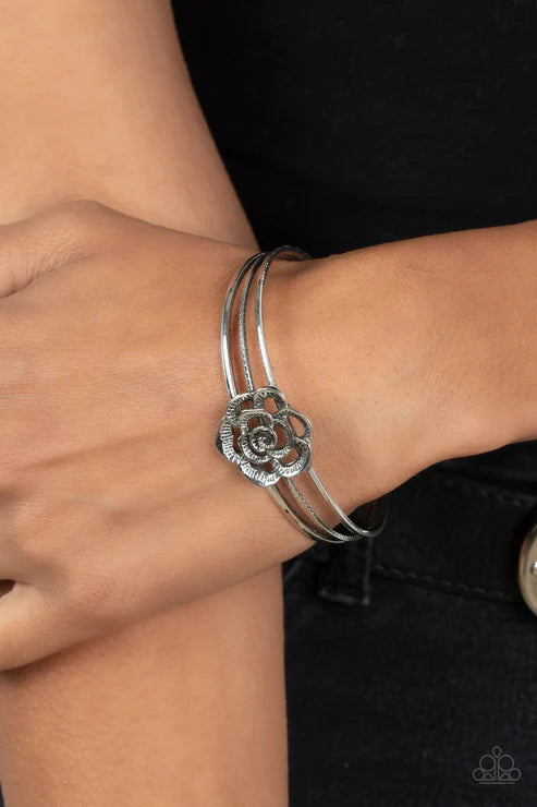 Paparazzi ♥ Rosy Repose - Silver ♥ Bracelet