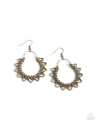 Paparazzi ♥ Botanical Tambourine - Brass ♥ Earrings