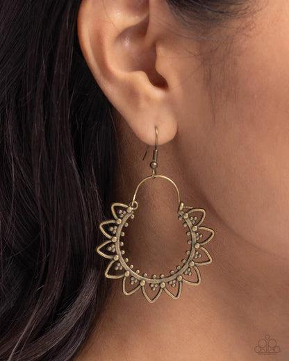 Paparazzi ♥ Botanical Tambourine - Brass ♥ Earrings