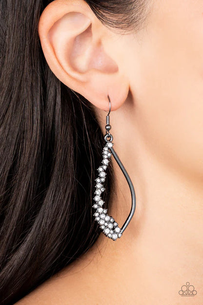 Paparazzi ♥ Sparkly Side Effects - Black ♥ Earrings