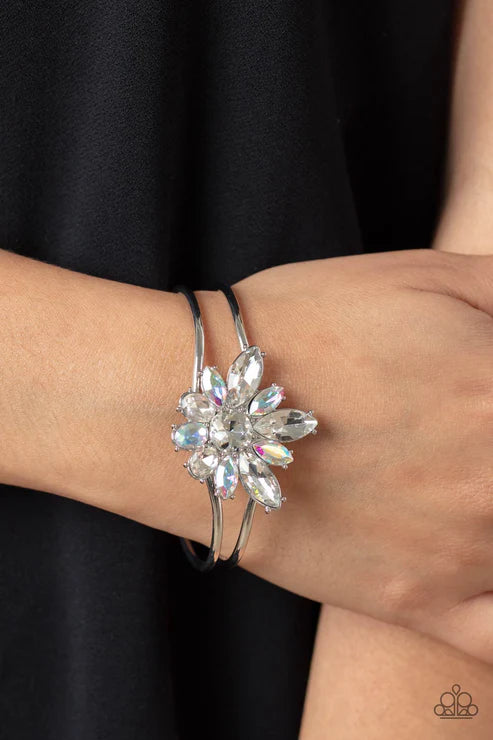 Paparazzi ♥ Chic Corsage - White ♥ Bracelet