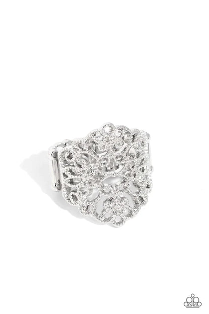 Paparazzi ♥ Glistening Gentry - Silver ♥ Ring