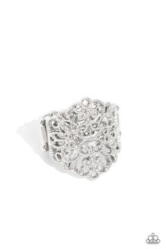 Paparazzi ♥ Glistening Gentry - Silver ♥ Ring