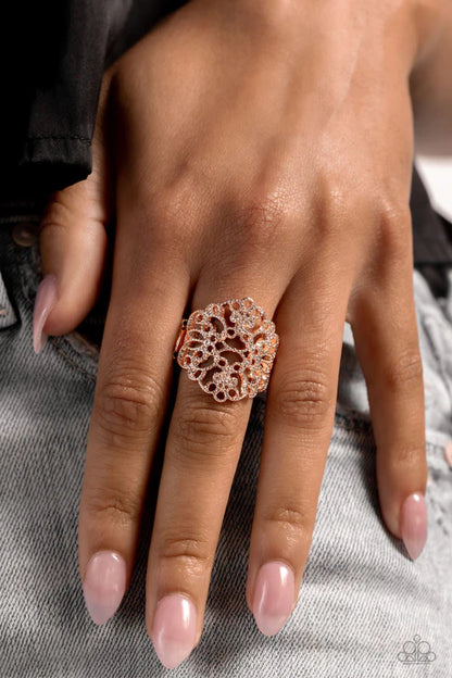 Paparazzi ♥ Glistening Gentry - Rose Gold ♥ Ring