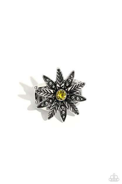 Paparazzi ♥ Sunflower Season - Yellow ♥ Ring