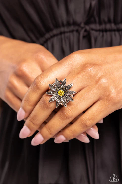 Paparazzi ♥ Sunflower Season - Yellow ♥ Ring
