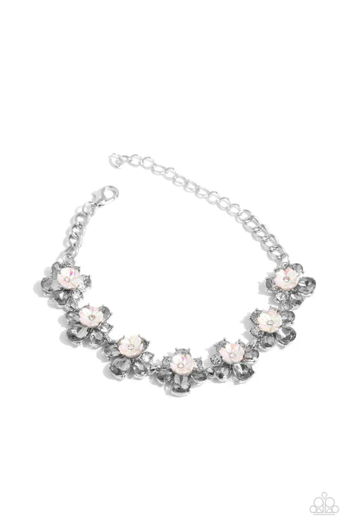 Paparazzi ♥ Floral Frenzy - Silver ♥ Bracelet