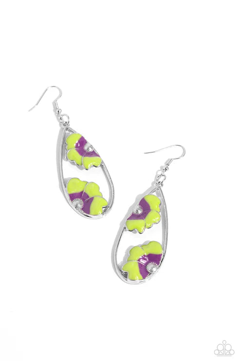 Paparazzi ♥ Airily Abloom - Green ♥ Earrings