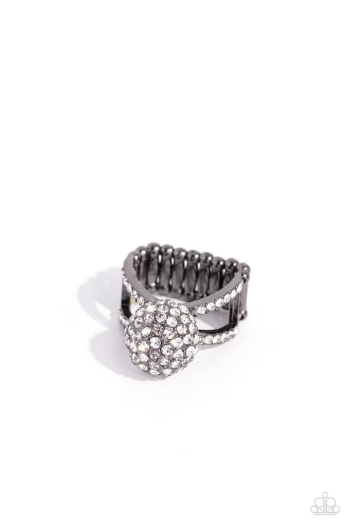 Paparazzi ♥ Polished Pageant - Black ♥ Ring