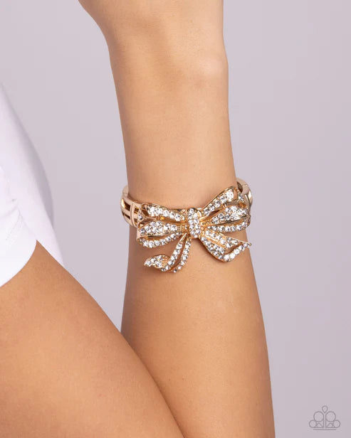 Paparazzi ♥ Its All A-BOW-t Me - Gold ♥ Bracelet