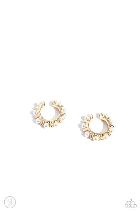 Paparazzi ♥ Bubbly Basic - Gold ♥ Post Earrings