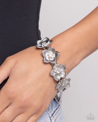 Paparazzi ♥ General Grandeur - White ♥ Bracelet
