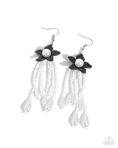 Paparazzi ♥ Prom Personality - Black ♥ Earrings
