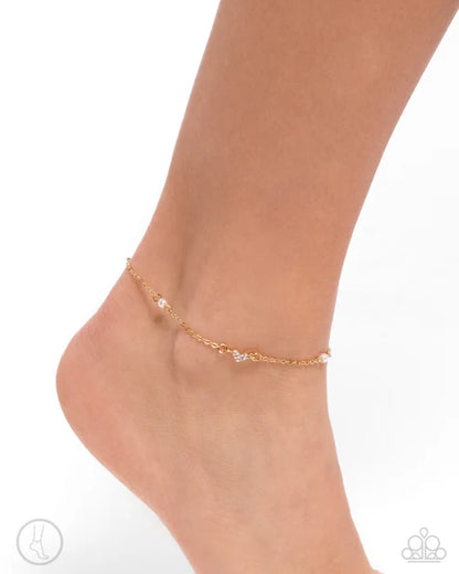 Paparazzi ♥ Ladylike Loop - Gold ♥ Anklet