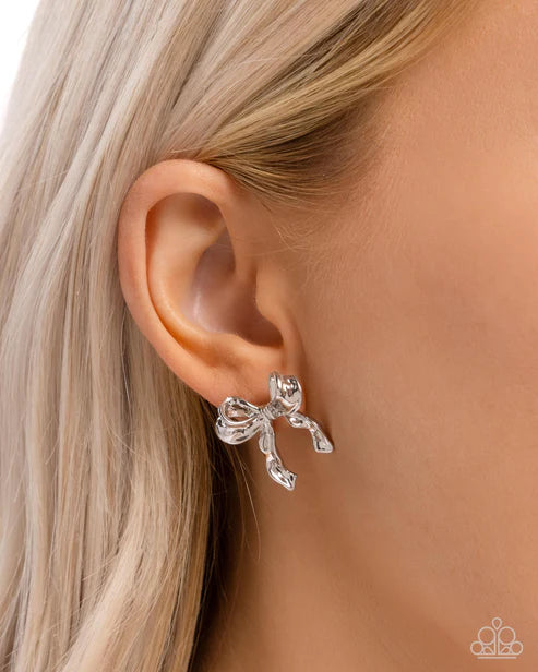 Paparazzi ♥ Princess Treatment - Silver ♥ Post Earrings