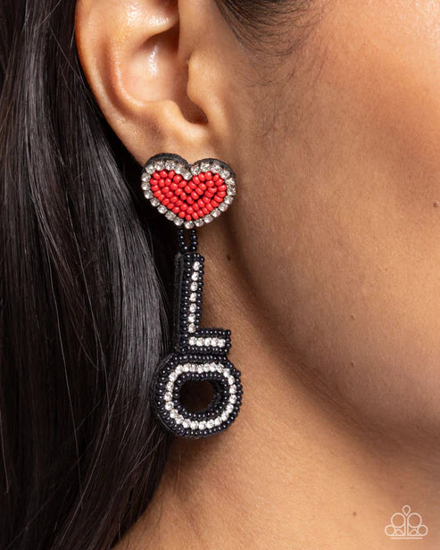 Paparazzi ♥ Visible Valentines - Black ♥ Post Earrings