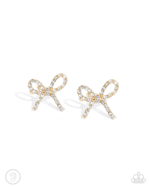 Paparazzi ♥ Convincing Charm - Gold ♥ Post Earrings