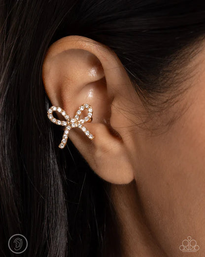 Paparazzi ♥ Convincing Charm - Gold ♥ Post Earrings
