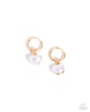 Paparazzi ♥ Carriage Chic - Gold ♥ Earrings