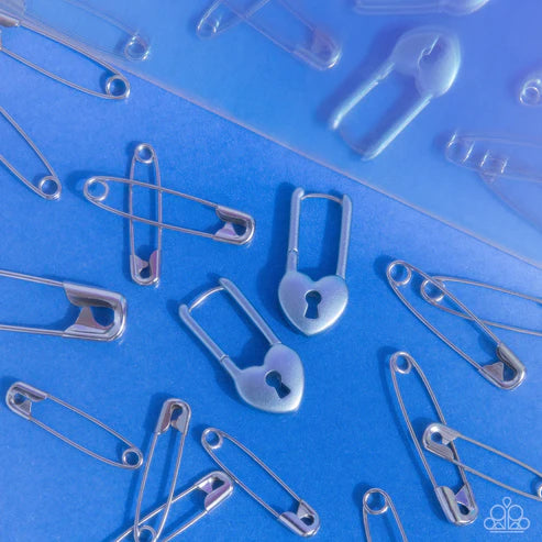 Paparazzi ♥ Pampered Padlock - Blue ♥ Earrings
