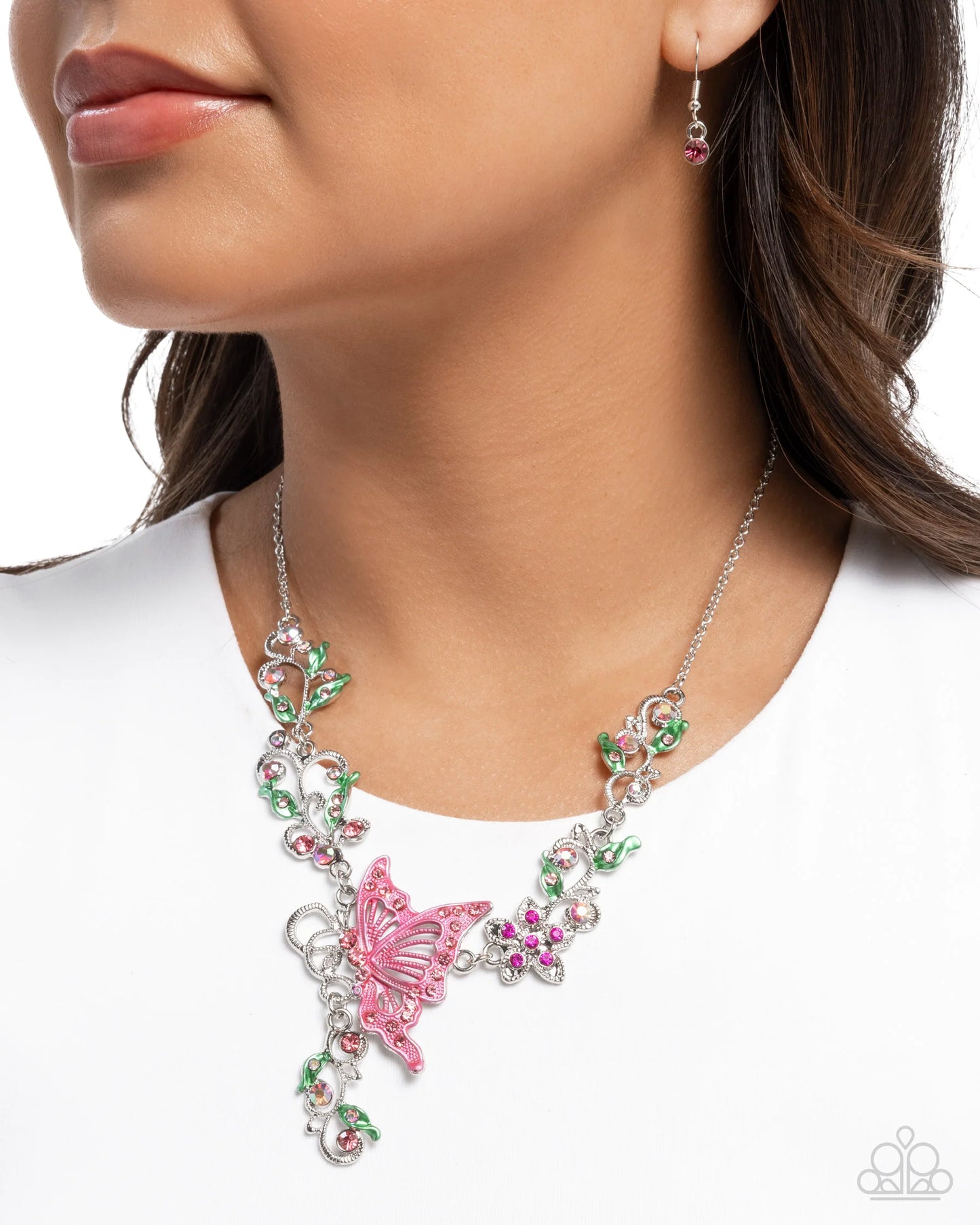 Paparazzi ♥ Valuable Vineyard - Pink ♥ Necklace