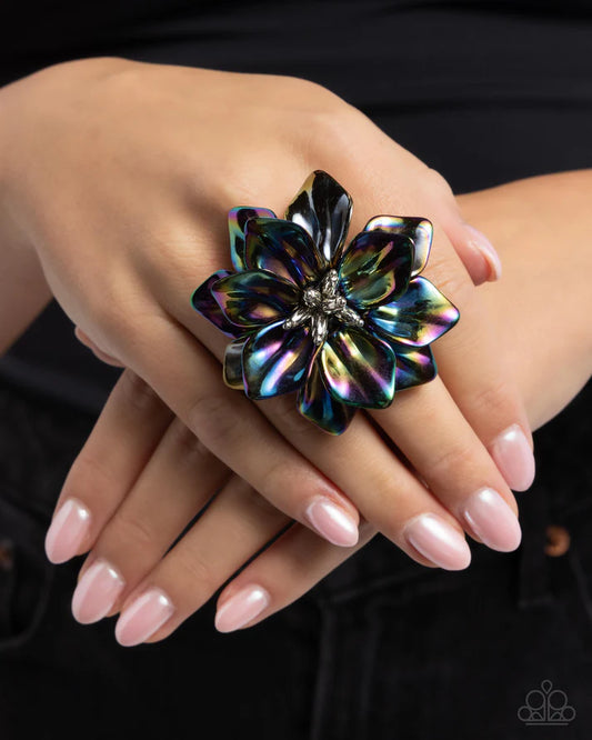 Paparazzi ♥ Platonic Petals - Black ♥ Ring