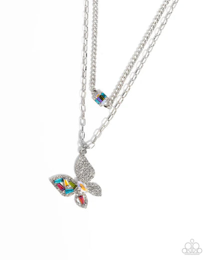 Paparazzi ♥ Hovering Headline - Necklace ♥ Necklace