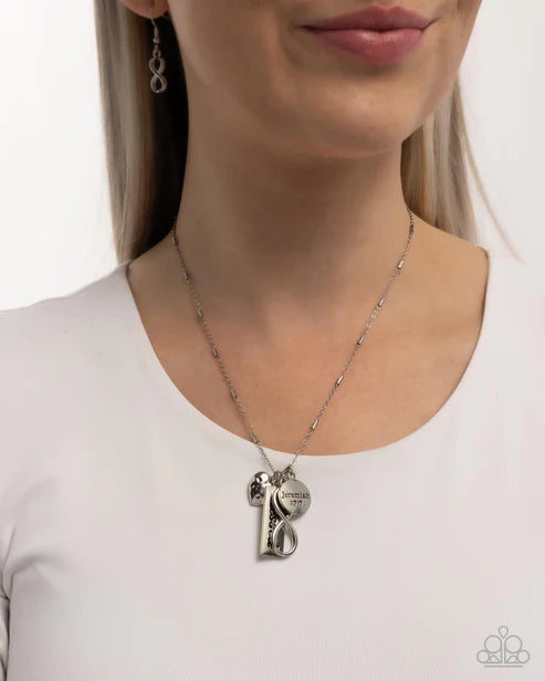 Paparazzi ♥ Confidence in Him - Blue ♥ Necklace
