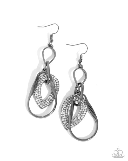 Paparazzi ♥ Teardrop Triumph - Black ♥ Earrings