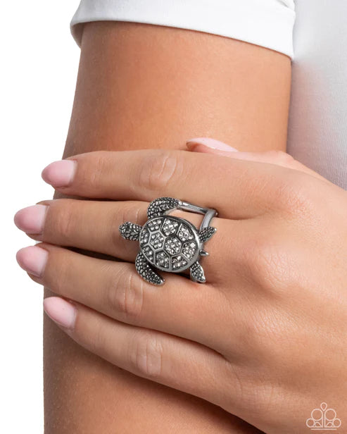 Paparazzi ♥ Turtle Triumph - Silver ♥ Ring