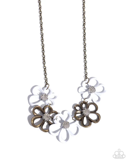 Paparazzi ♥ Beau Bouquet - Brass ♥ Necklace