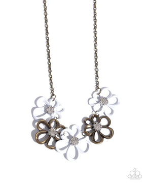 Paparazzi ♥ Beau Bouquet - Brass ♥ Necklace