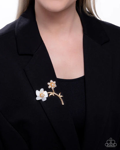 Paparazzi ♥ Blooming Boutonniere - Gold ♥ Brooch